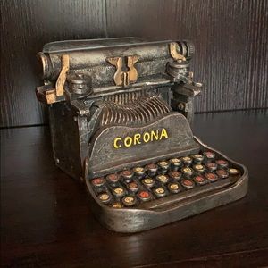 Antique typewriter coin bank 🏦